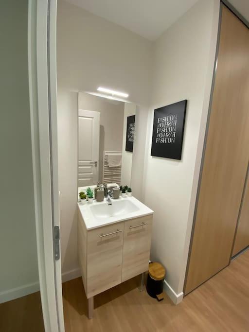 Appartement Centre-Ville * Rdc * Clim * Wifi * Haut De Gamme * Angoulême Екстериор снимка